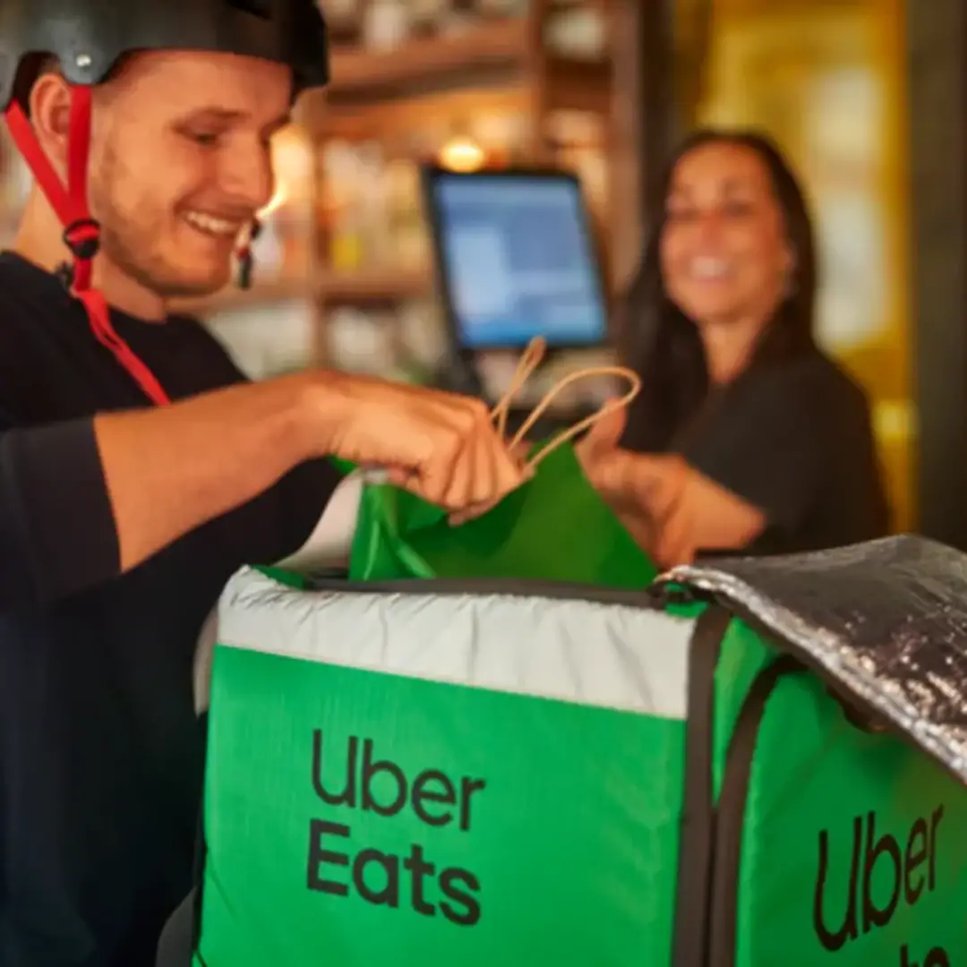How I Make Over $2,000/mth with Uber Eats as a Side Hustle
